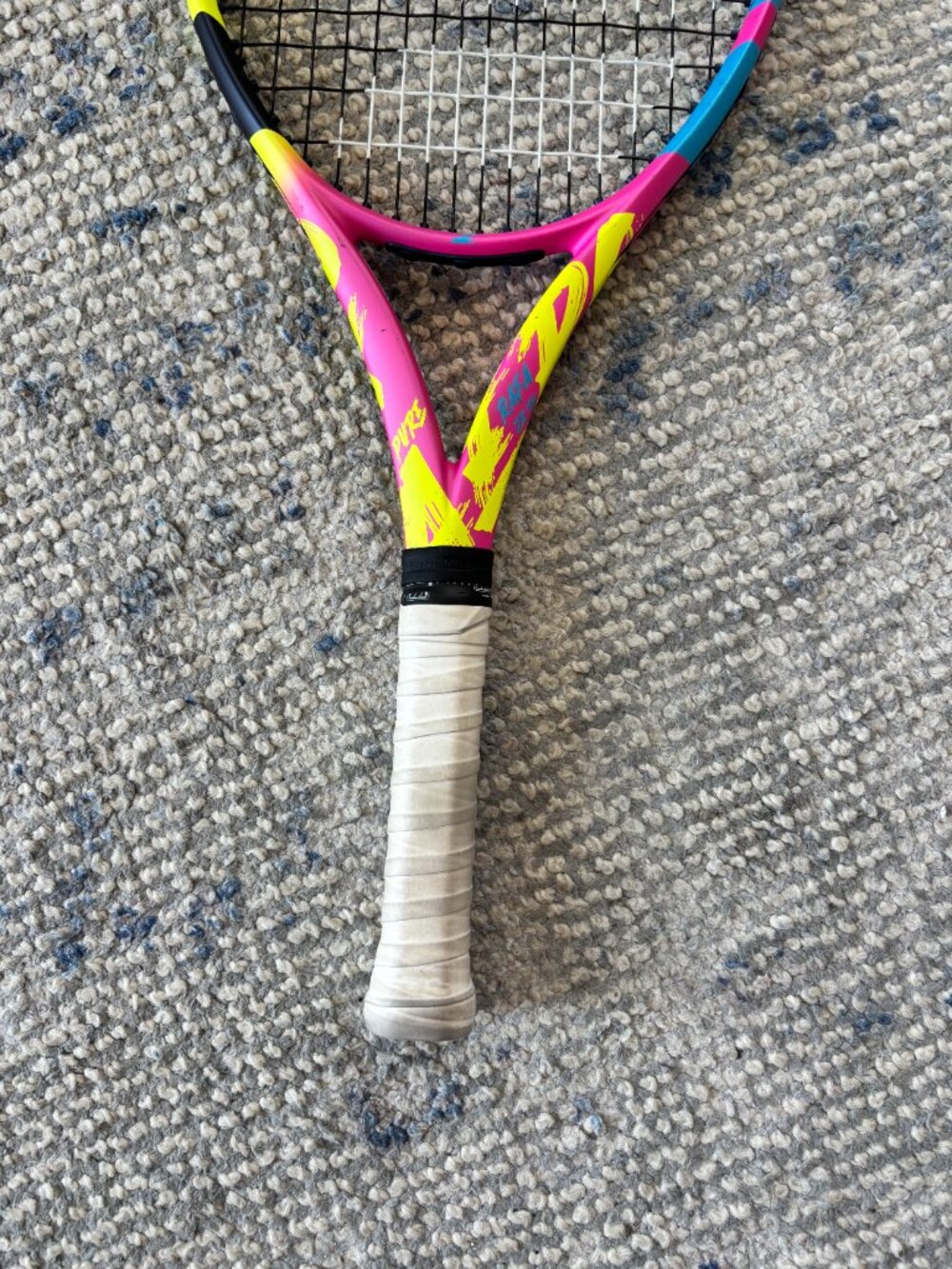 Barely Used Babolat Pure Aero Rafa Junior 26 Tennis Racquet (2nd Gen) (4" Grip) - Picture 6 of 6